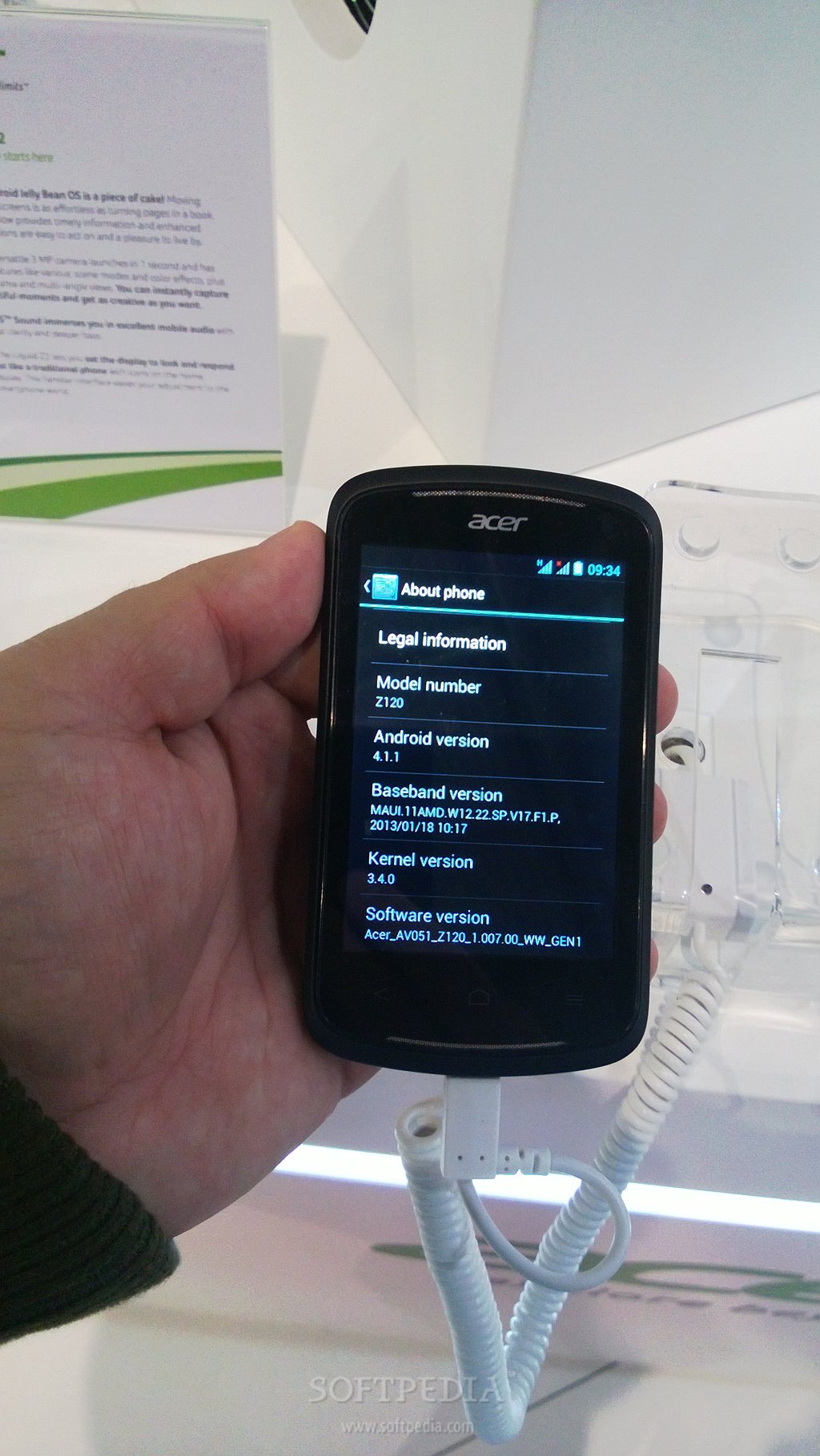 MWC-2013-Acer-Liquid-Z2-Hands-On-9