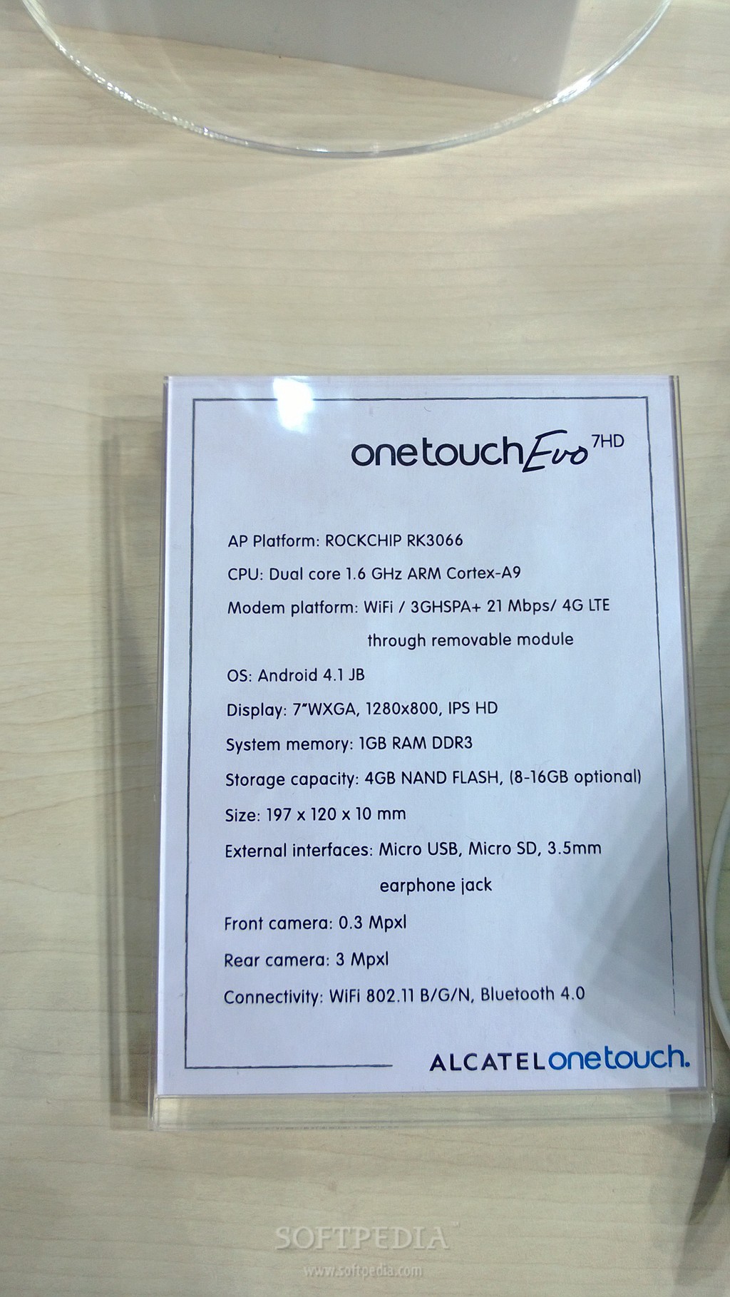 MWC-2013-Alcatel-One-Touch-Evo-7-HD-Hands-On-8