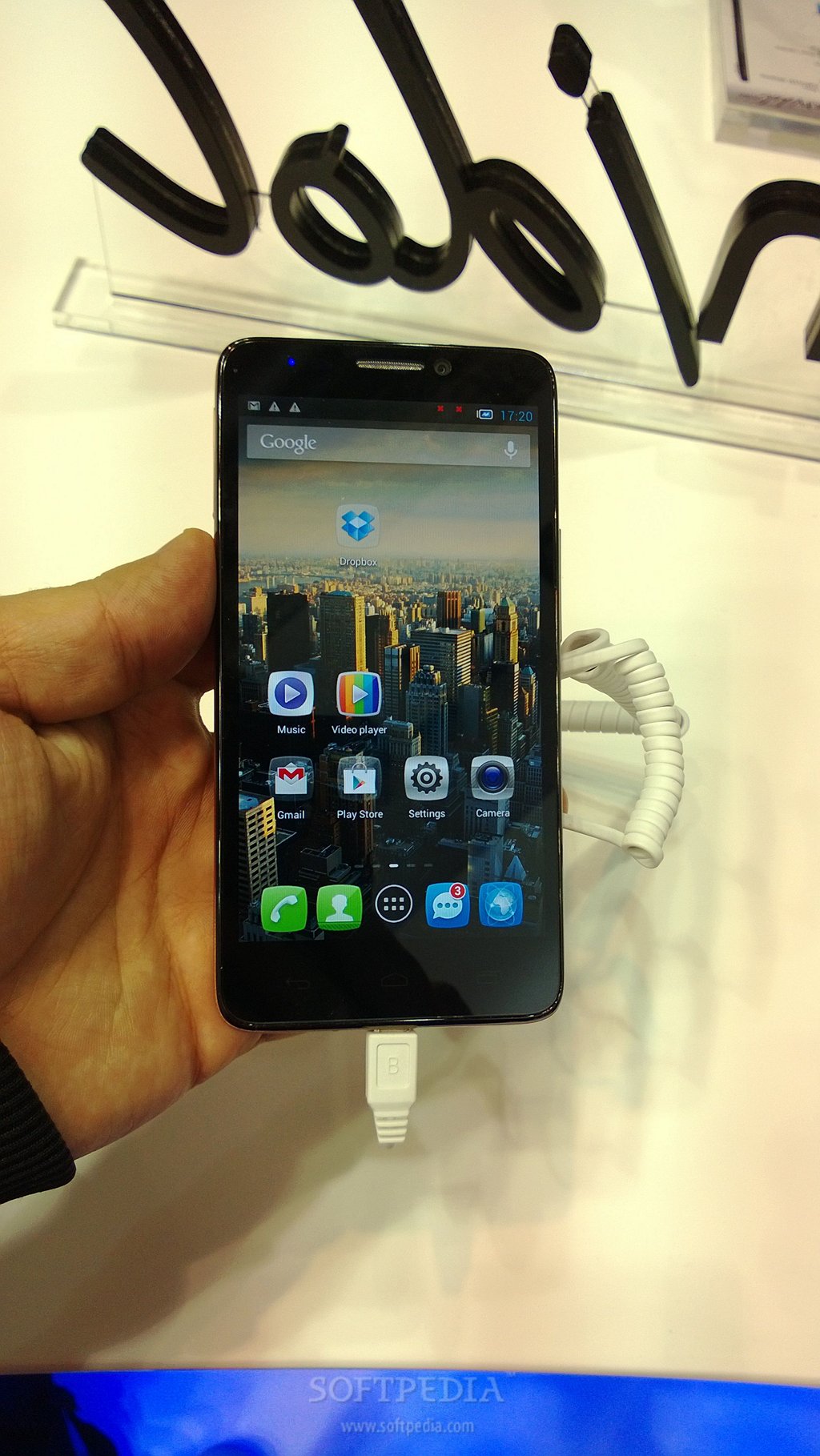MWC-2013-Hands-On-with-Alcatel-One-Touch-Idol-2