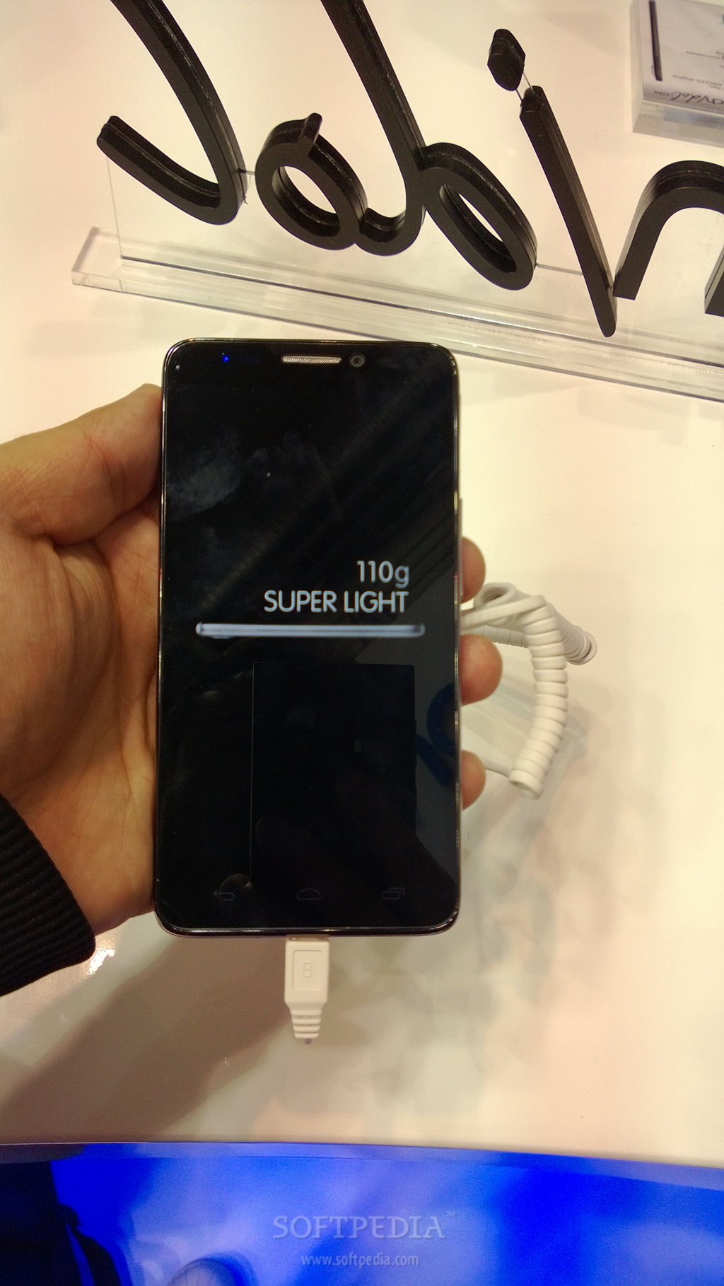 MWC-2013-Hands-On-with-Alcatel-One-Touch-Idol-8