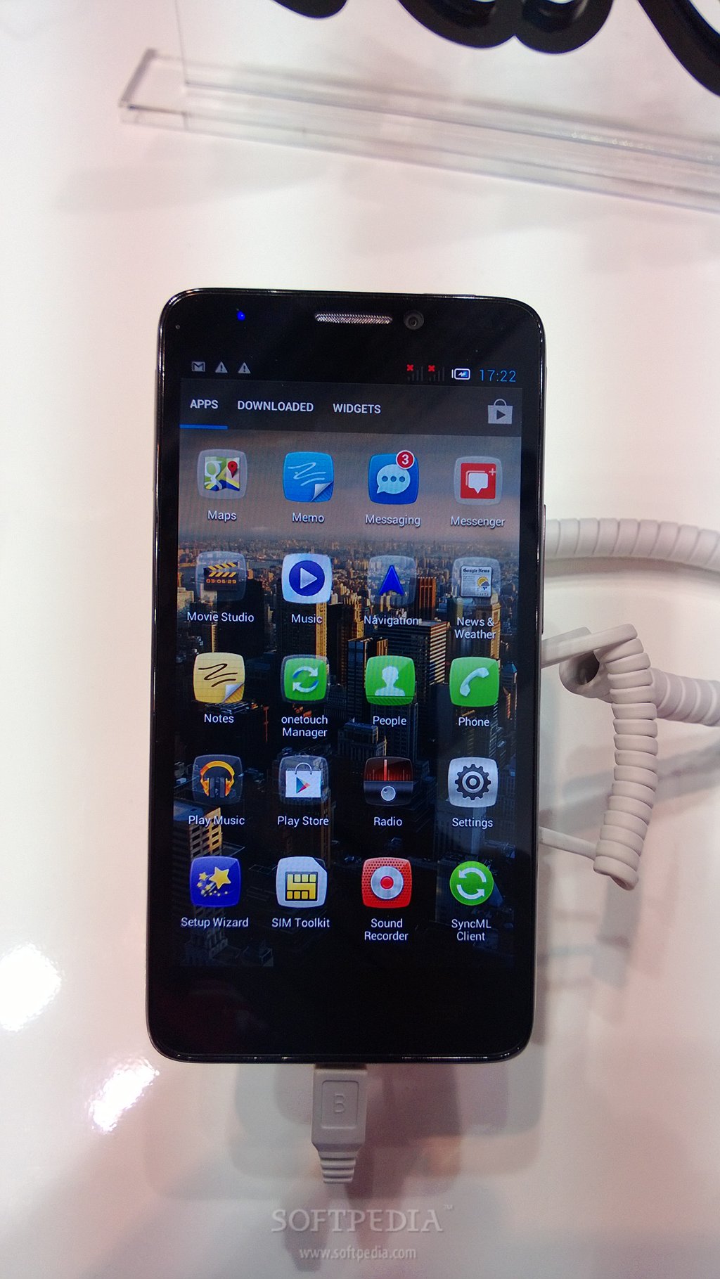 MWC-2013-Hands-On-with-Alcatel-One-Touch-Idol-9