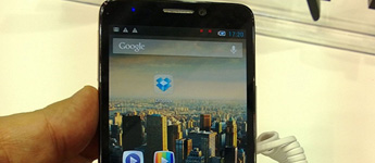 الكشف عن هاتف Alcatel one Touch Idol بمعرض MWC 2013 الكشف عن هاتف Alcatel one Touch Idol بمعرض MWC 2013