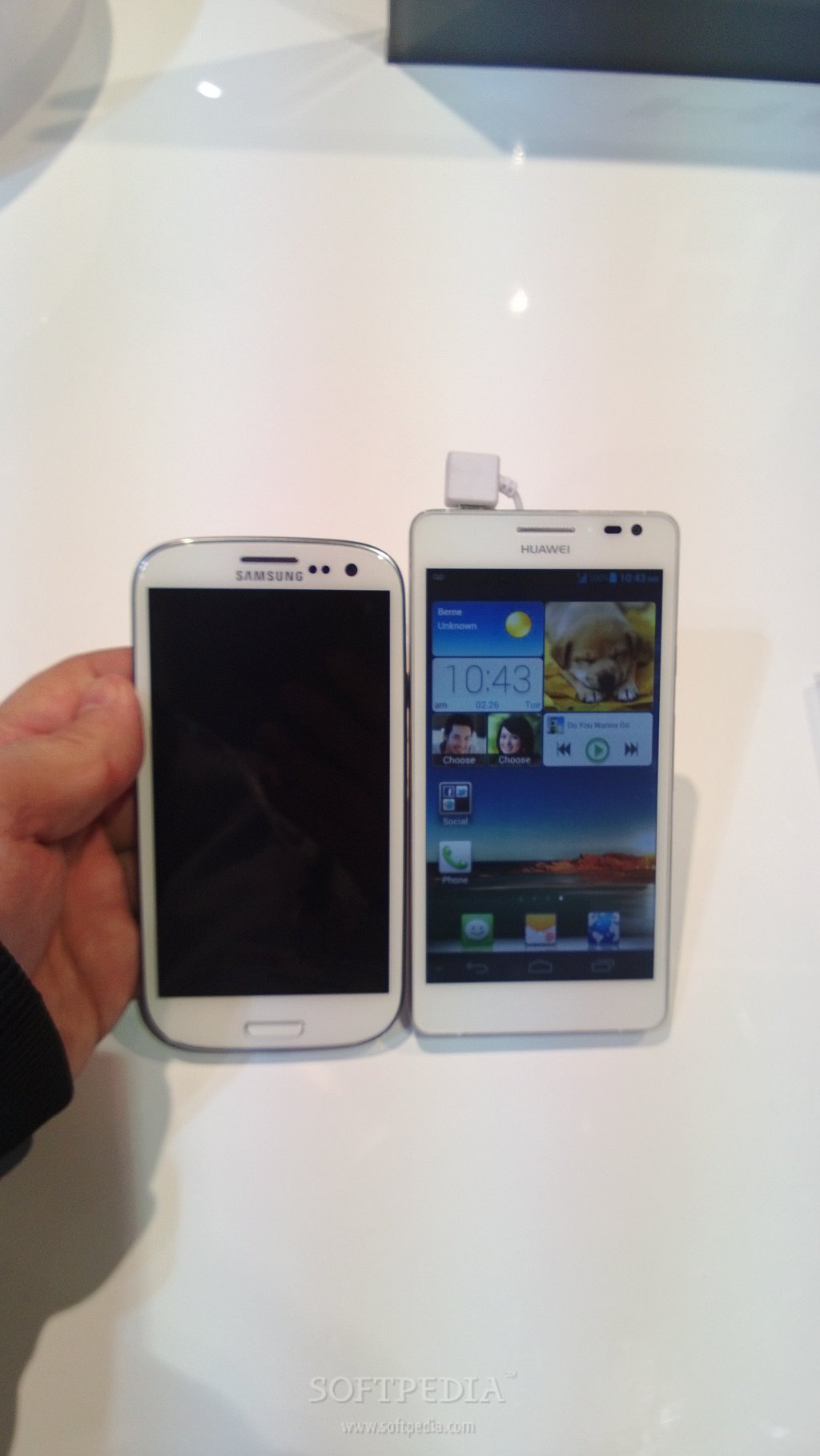 MWC-2013-Huawei-Ascend-D2-Hands-On-3
