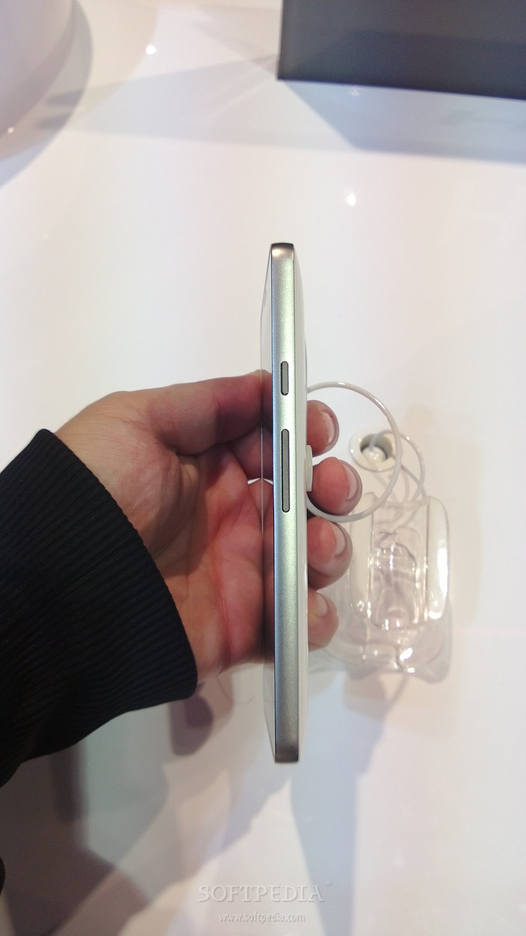 MWC-2013-Huawei-Ascend-D2-Hands-On-4