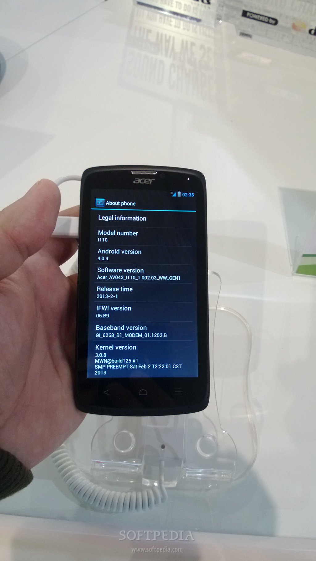 MWC-2013-Intel-Based-Acer-Liquid-C1-Hands-On-7