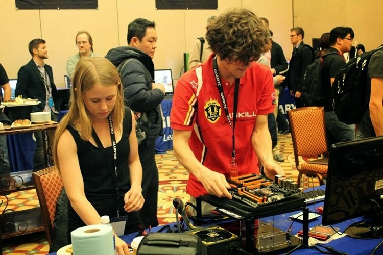 Overclocking-World-Records-GIGABYTE-CES2014-06