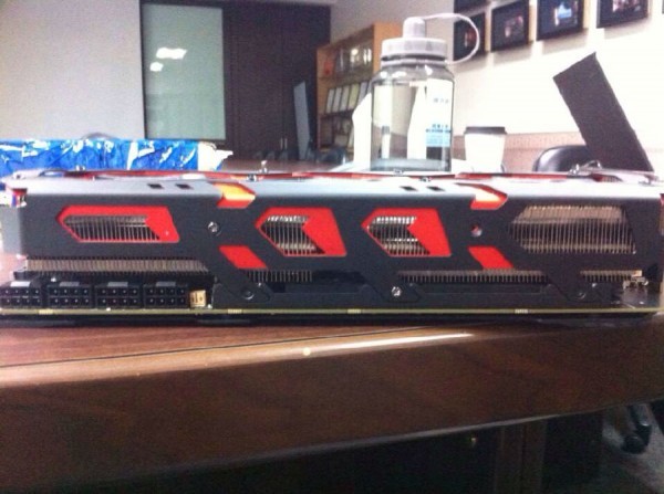 PowerColor-R9-295X2-Devil13-07