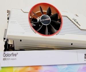 Powerful-AMD-Radeon-HD-7870-Custom-Video-Card-with-120mm-Cooling-Fan