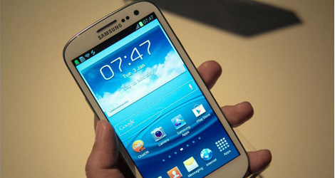 Samsung-Dethrones-Nokia-as-Top-Cellphone-Brand-in-2012-Beats-Apple-logo