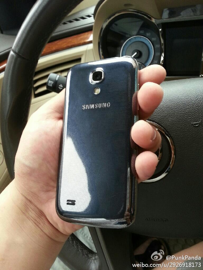 Samsung-Galaxy-S4-mini-leaks-out-in-perfect-clarity-02