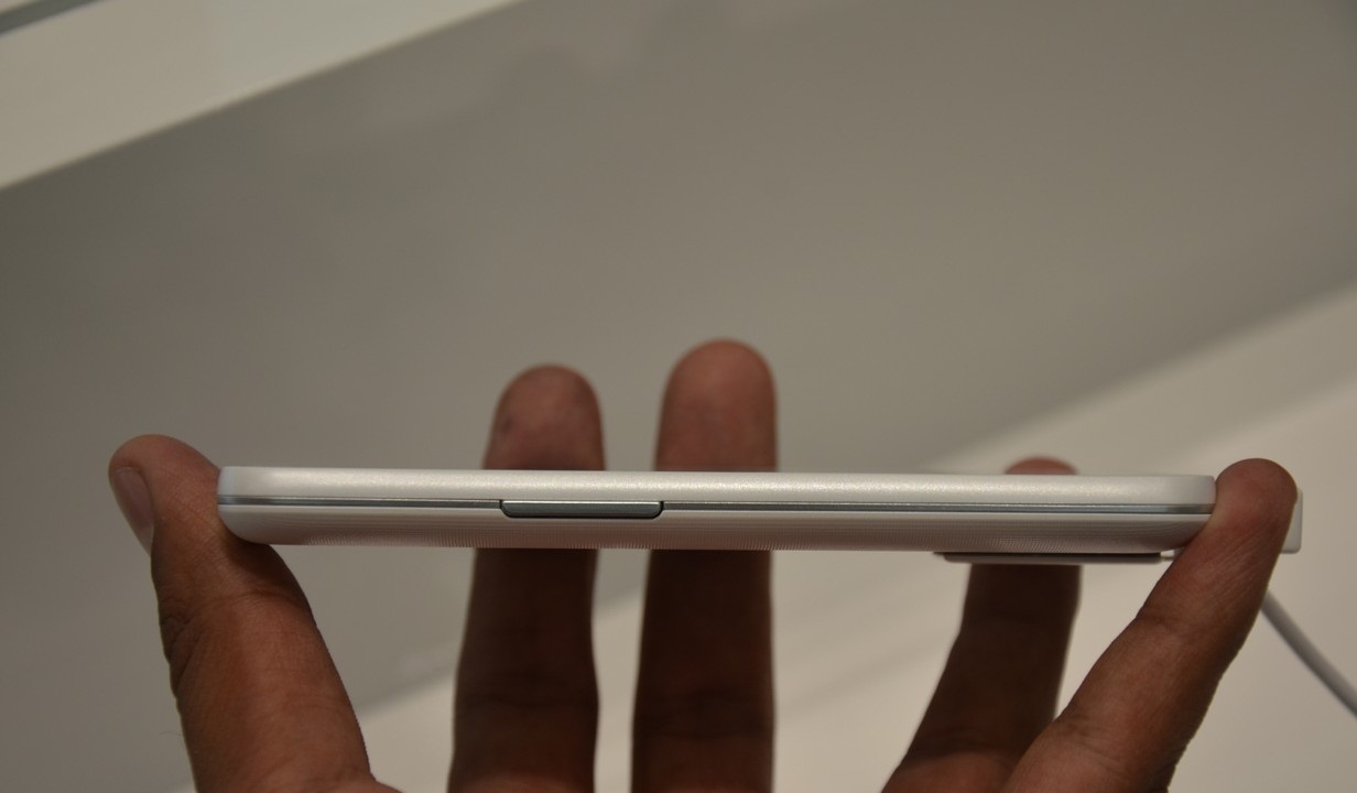 Side-Mobile-LG-L65