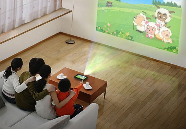 SmartQ-U7-Android-Projector1