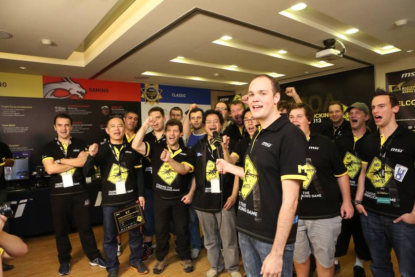 نهائيات قمة الأساتذة MOA 2013 لمحترفي كسر السرعة