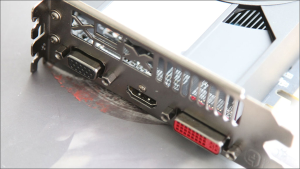 XFX-Outs-FX-7750-Monster-Graphics-Card-03