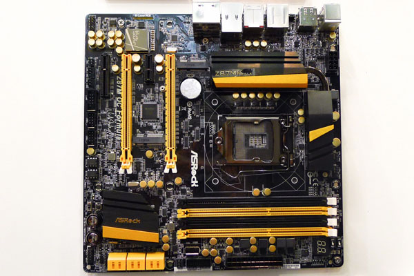 a-wild-matx-has-appeared-its-asrock-z87m-oc-formula-01
