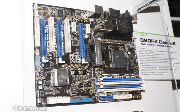 CeBIT 2011 : ظهور لوحة ASRock 890FX Deluxe5 الداعمة للبلدوزر