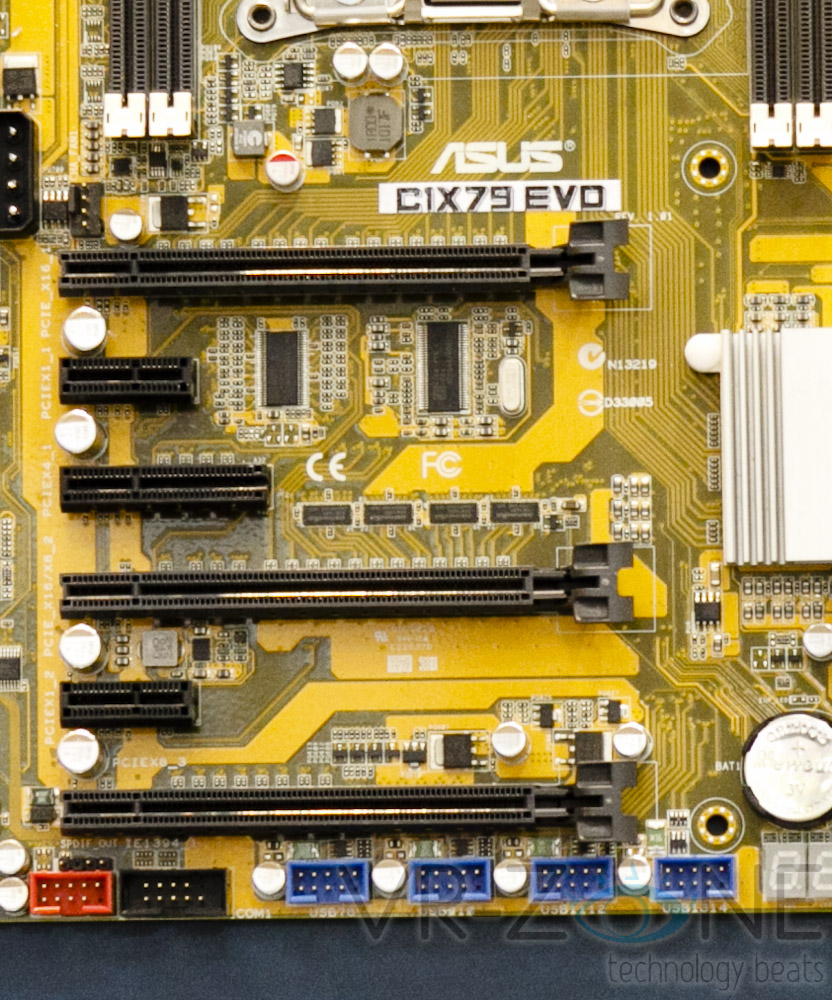 لوحة ASUS C1X79 EVO تظهر برقاقة X79 من Intel !