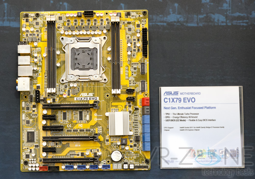 لوحة ASUS C1X79 EVO تظهر برقاقة X79 من Intel !