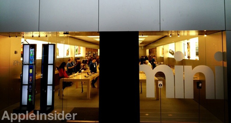 burglar-breaks-100k-custom-glass-door-with-rocks-at-boulder-apple-store-logo