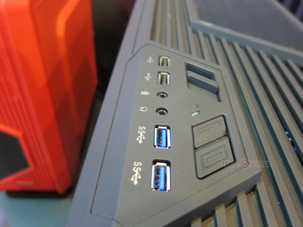 enermax-unveils-ivektor-atx-mid-tower-case-02