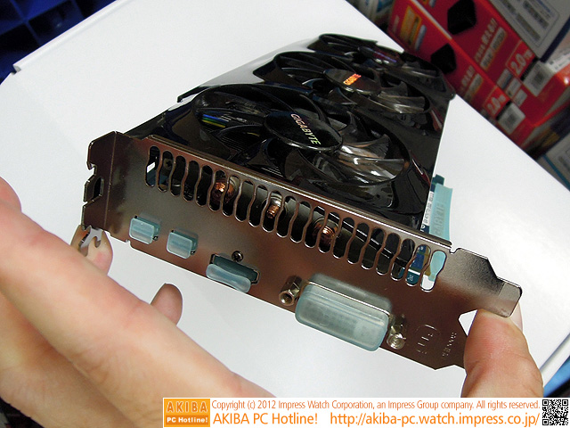 بطاقة Gigabyte Radeon 1100MHz HD 7970 GHz Edition يتم شحنها رسمياً الآن