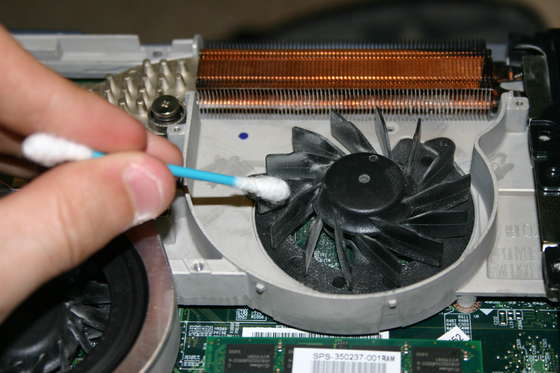 how-to-maintain-your-laptop-02