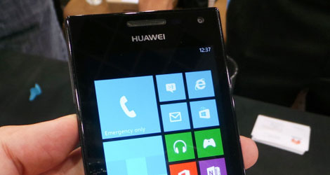 huawei quietly announces wp8running ascend w1-logo