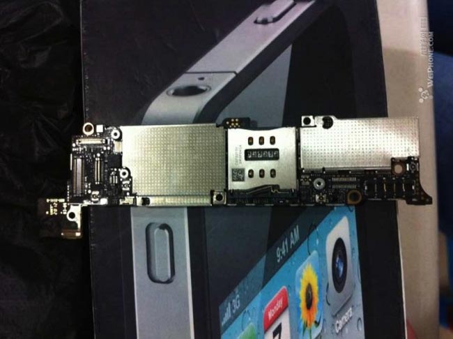 تسريب صورة لوحة الأم لهواتف iPhone 5