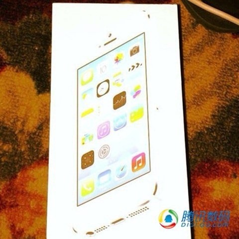 iphone-5s-packaging-pictured-confirms-name-128-gb-variant-03