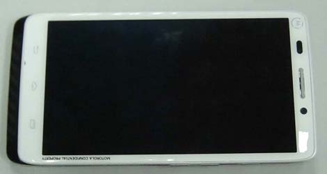 kevlar-clad-droid-ultra-xt1080-pictured-logo