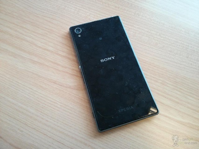 leaked-images-of-a-sony-branded-smartphone-claims-to-be-honami-02