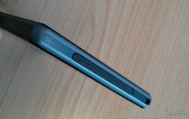 leaked-images-of-a-sony-branded-smartphone-claims-to-be-honami-03
