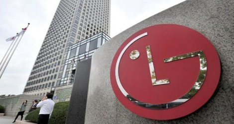 lg-optimus-l9-ii-and-optimus-g2-smile-for-the-camera-logo