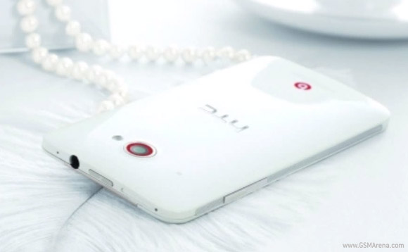 more official photos of the htc delxue get unveiled-01