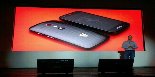 Motorola تعلن رسيماً عن هاتفها الجديد Moto G Ferrari Motorola تعلن رسيماً عن هاتفها الجديد Moto G Ferrari