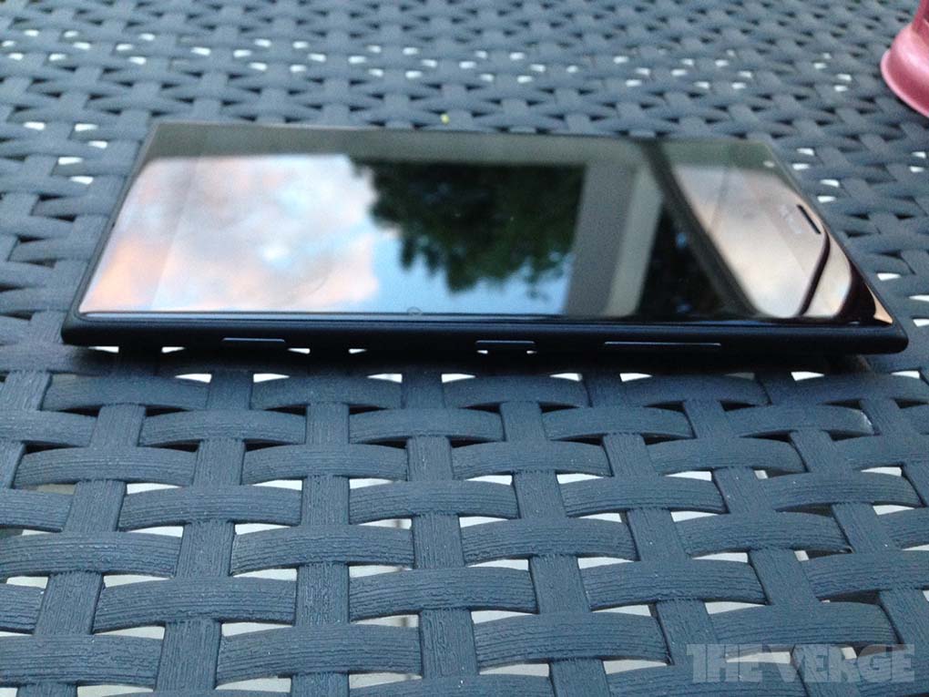 nokia-lumia-1520-leaked-photos-03