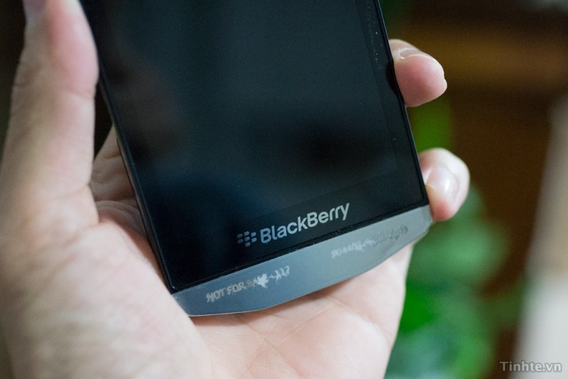photos of blackbery z10 porsche design leak-04