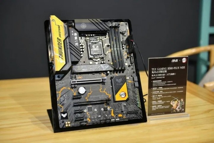 شركة ASUS تطلق تشكيلة جديدة من العتاد المستوحى من أنمي Demon Slayer!