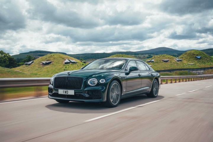 شركة Bentley تطرح سيارة Flying Spur Hybrid الجديدة!