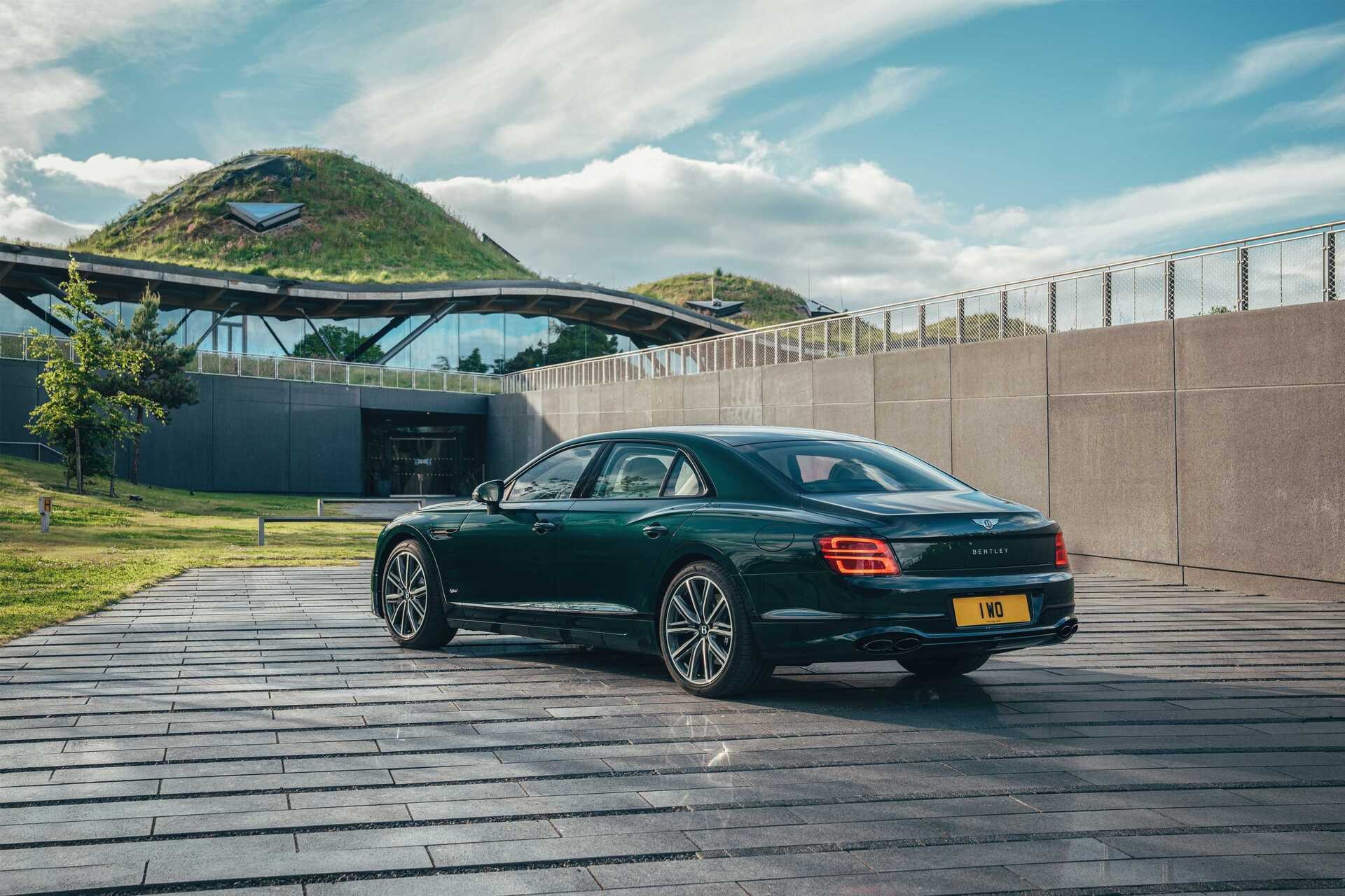 شركة Bentley  تطرح سيارة Flying Spur Hybrid الجديدة!