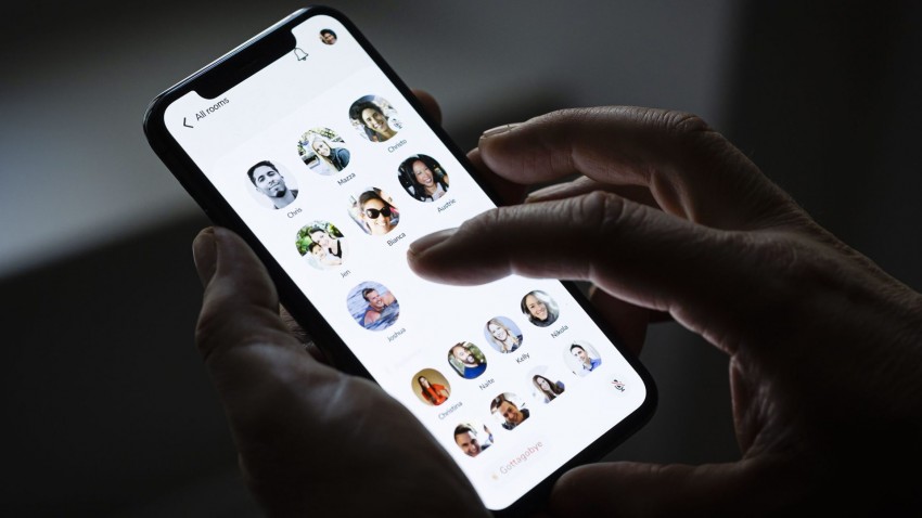 كيف تحدد المواضيع الهامة بالنسبة لك على Clubhouse؟