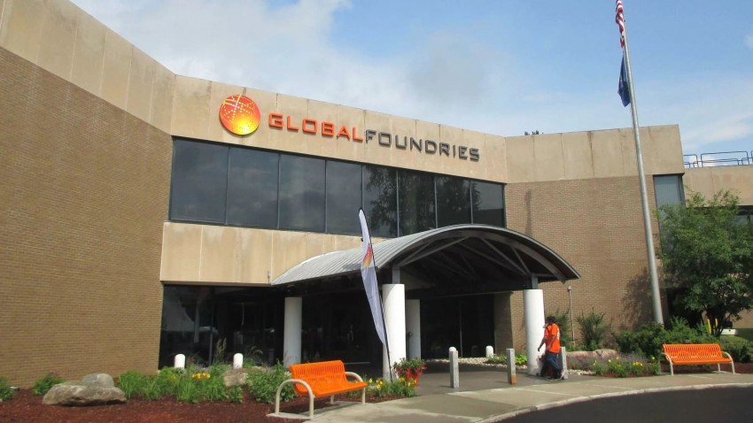 شركة Intel تبحث شراء شركة ومسابك GlobalFoundries