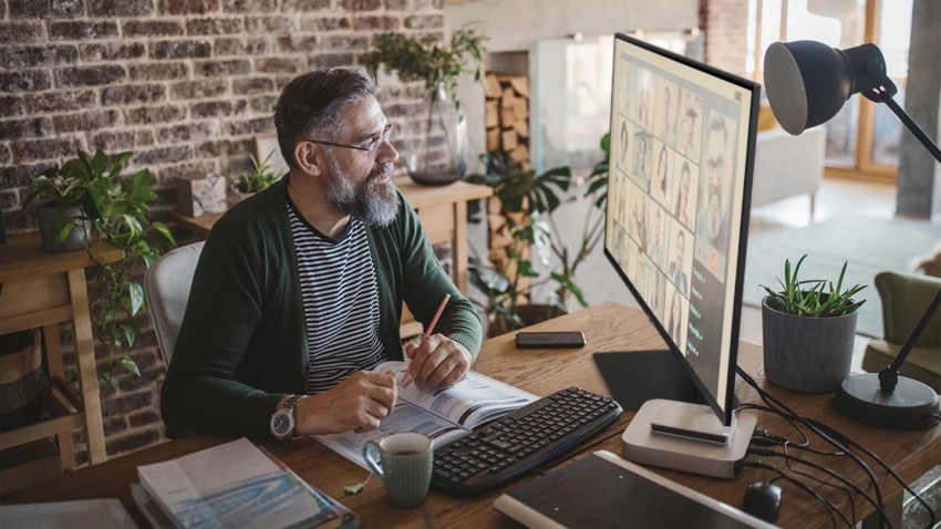 كيف تمنع شاشة الكمبيوتر من الإنطفاء عند تركه؟