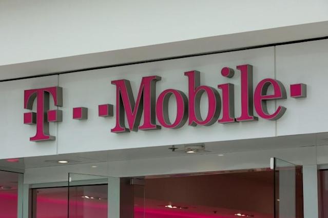 اختراق T-Mobile وتسريب بيانات أكثر من 40 مليون عميل للشركة