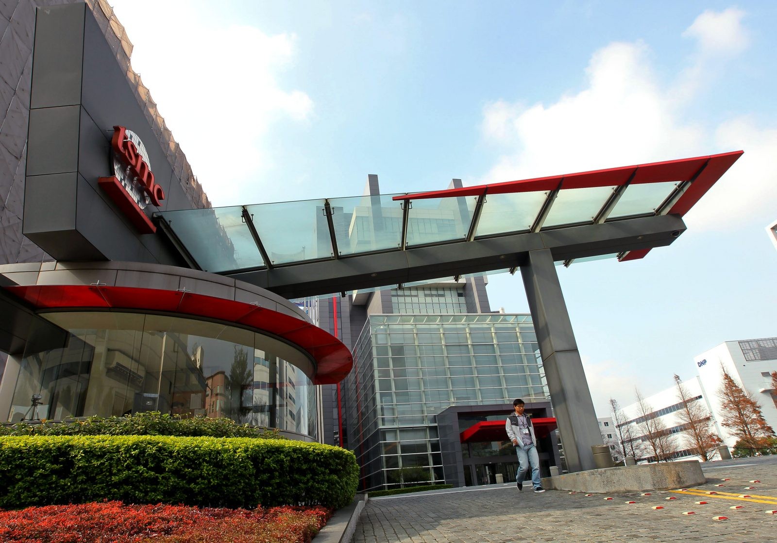 حكاوي تقنية: TSMC الشركة التي تُصنّع أكثر مُعالجات العالم!