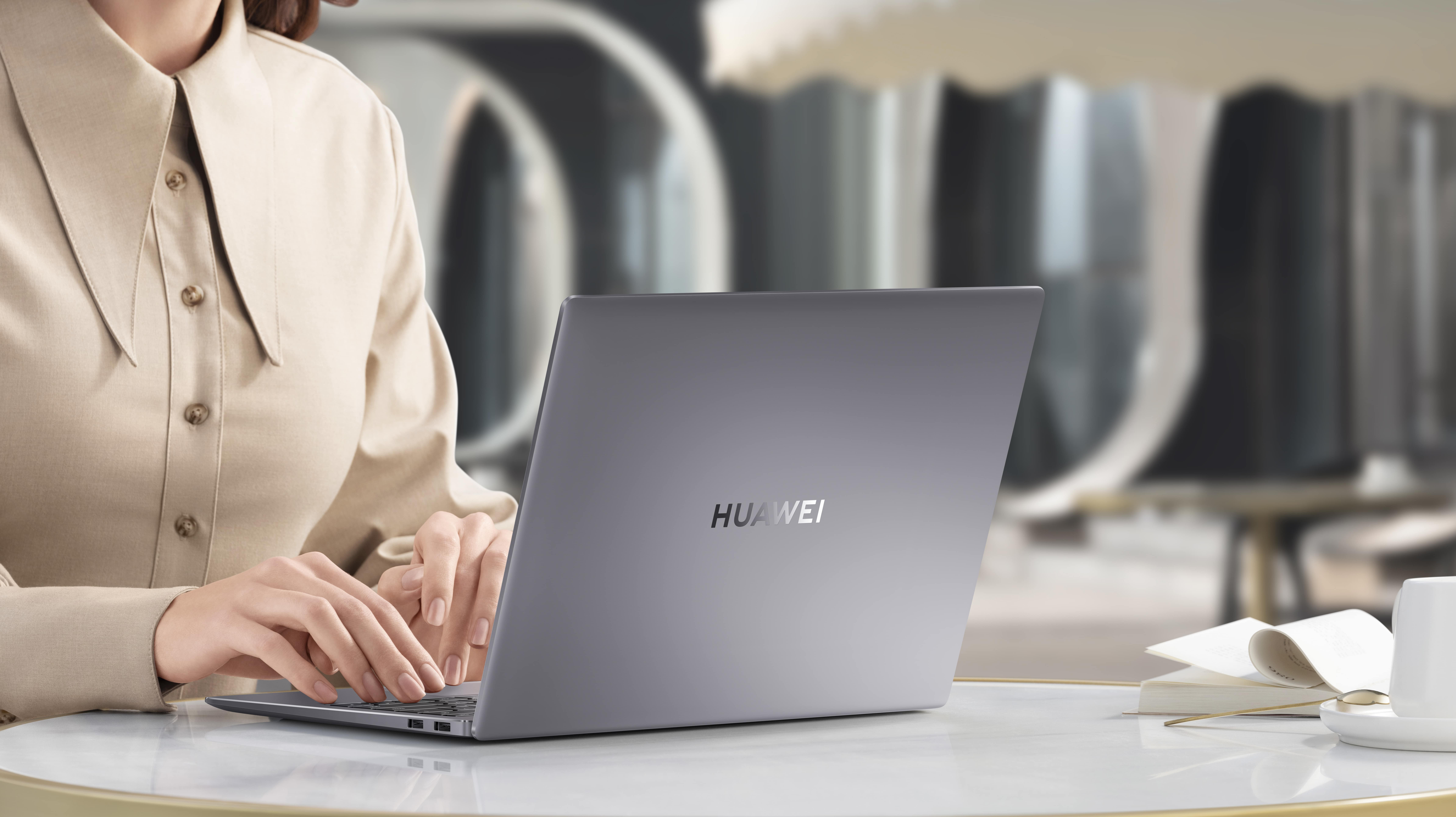 ارتقوا بتجربة الترفيه والعمل والدراسة كلياً مع HUAWEI MateBook 14