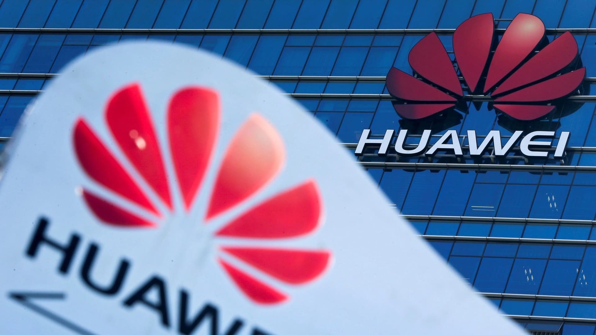 حكاوي تقنية: Huawei صعودها للقمة وحصارها حتى القاع!