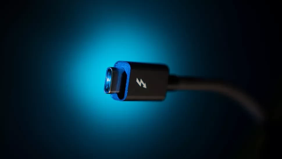 شركة AMD تلمح عن دعم USB4 و خاصية DisplayPort Tunneling قريباً!