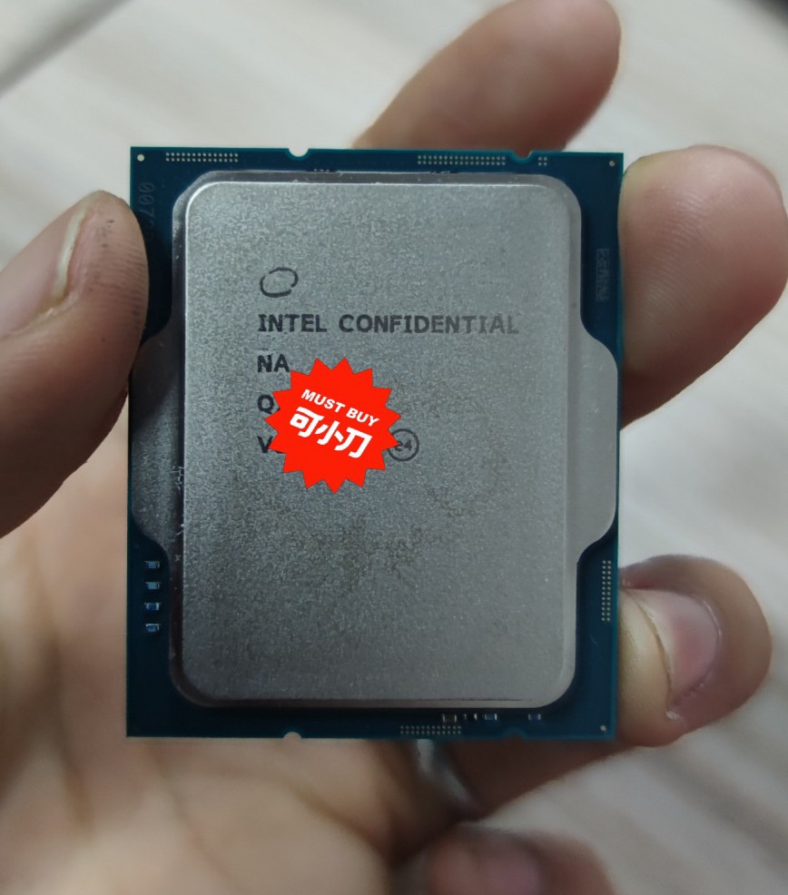 موقع صيني يبدأ ببيع العينات الهندسية لمعالج Intel Core i9-12900K ES2