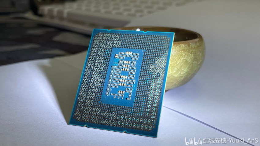 معالج Intel Core i5-12400 يتغلب على Ryzen 5 5600X!